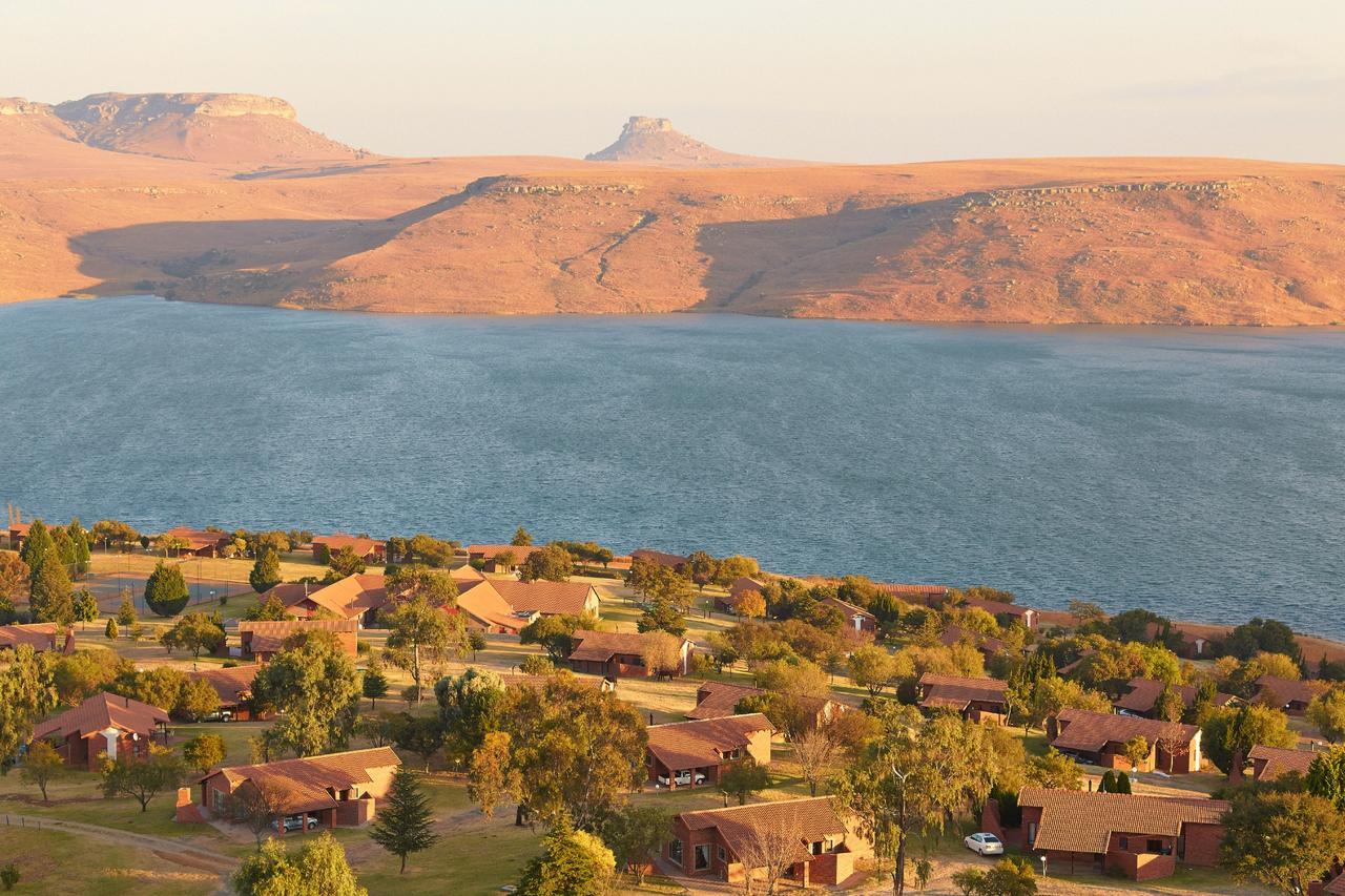 First Group Qwantani Hotel Harrismith Eksteriør billede