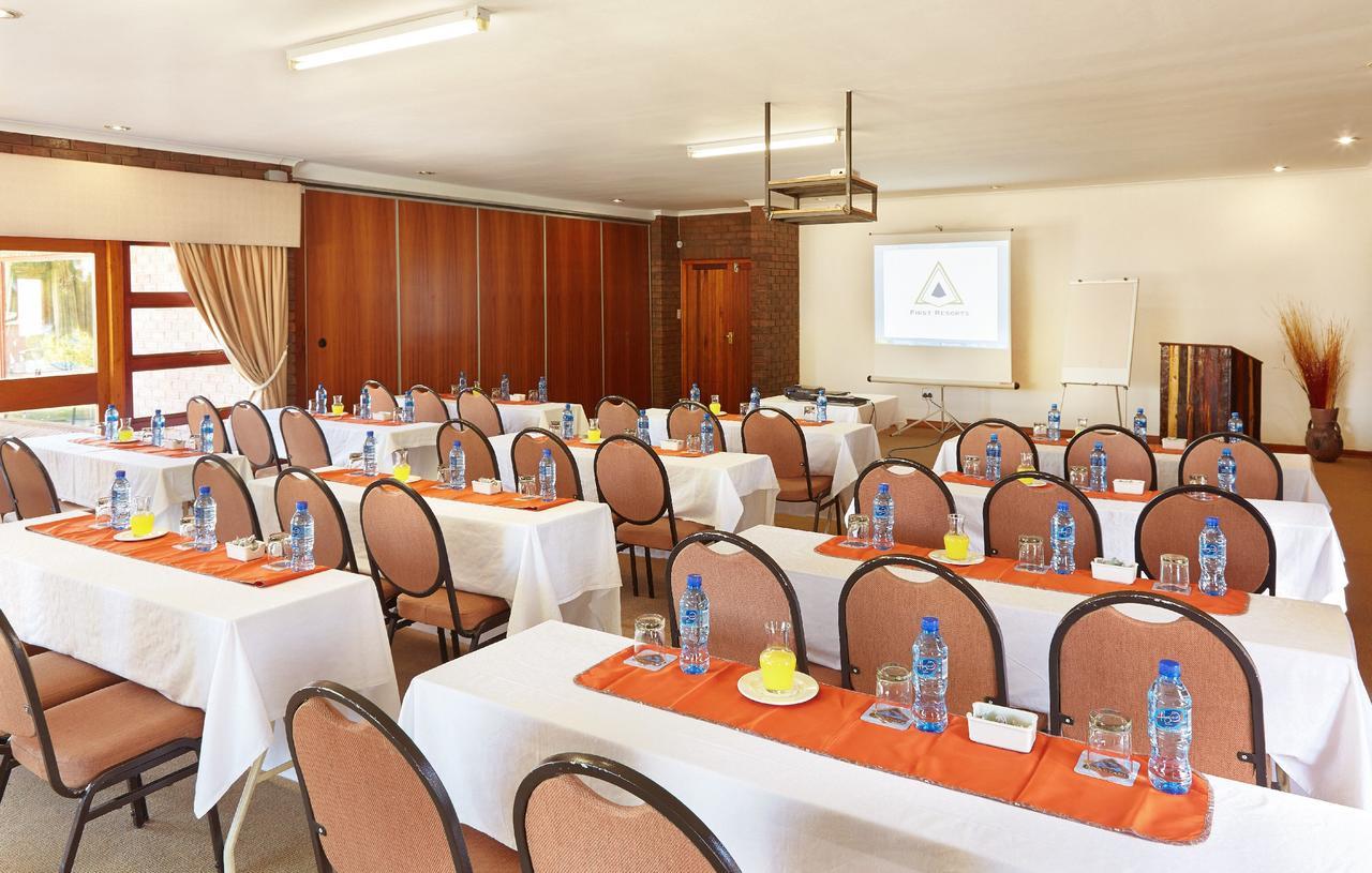 First Group Qwantani Hotel Harrismith Eksteriør billede