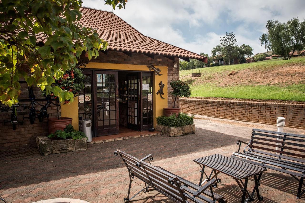 First Group Qwantani Hotel Harrismith Eksteriør billede
