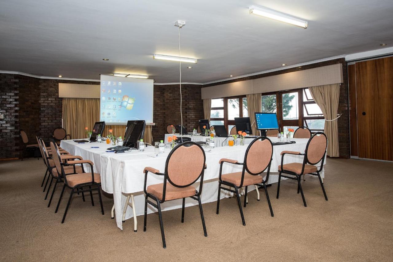 First Group Qwantani Hotel Harrismith Eksteriør billede